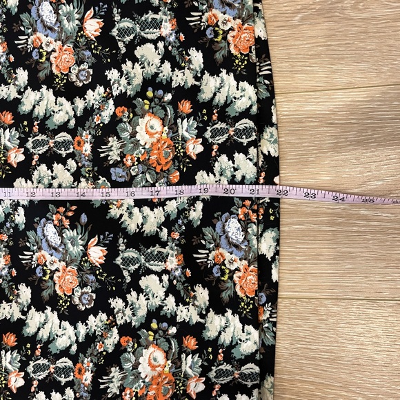 Philosophy Floral Pencil Skirt - size 4 - Picture 4 of 7